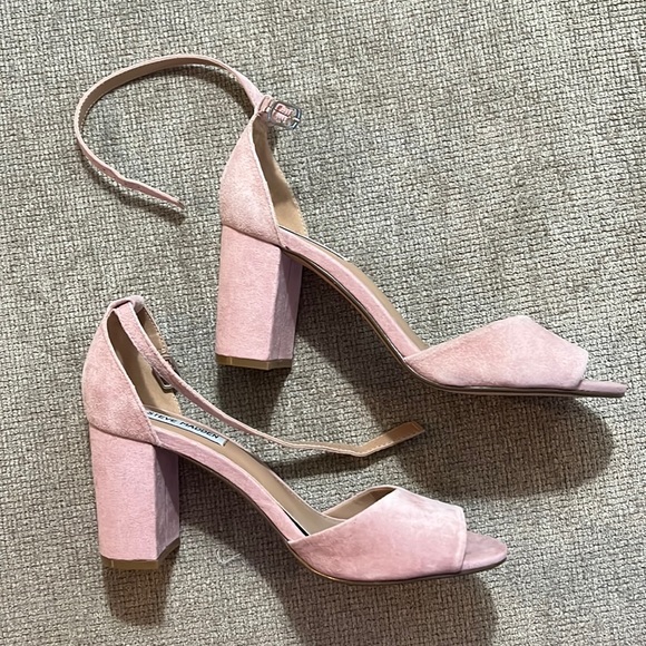 Steve Madden Mirna Pink Suede Heels - Picture 2 of 7
